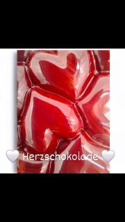 Herzschokolade, hangemacht. Mit roter Kakoabutter aus Vollmilchschokolade. Hmmm😋
#herz #schokolade #handmadewithlove