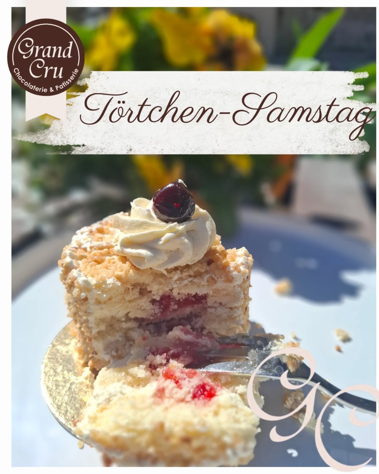 ❤️ Törtchensamstag am 2. Mai ❤️

Wir versüßen euch den Tag mitunserer Törtchenliebe!🥰

Ihr könnt folgende Törtchen & Tartes schlemmen:

- Waldbeerenmousse auf hellem Boden 
- Mousse au Macaron mit Himbeer-Crème Bûllée
- Dänisch-Erdbeer 🍓 (dänischer Plunder mit Mandelcreme, Vanillepudding und frischen Erdbeeren)

Damit ihr auch euren Favoriten bekommt, bestellt eure Lieblinge schon vorher.👍

Öffnungszeiten: Hochbach  9-18 Uhr
  Rothenburg 13-18 Uhr 

(Das Bild ist von einem anderem Törtchensamstag!) 🙃
