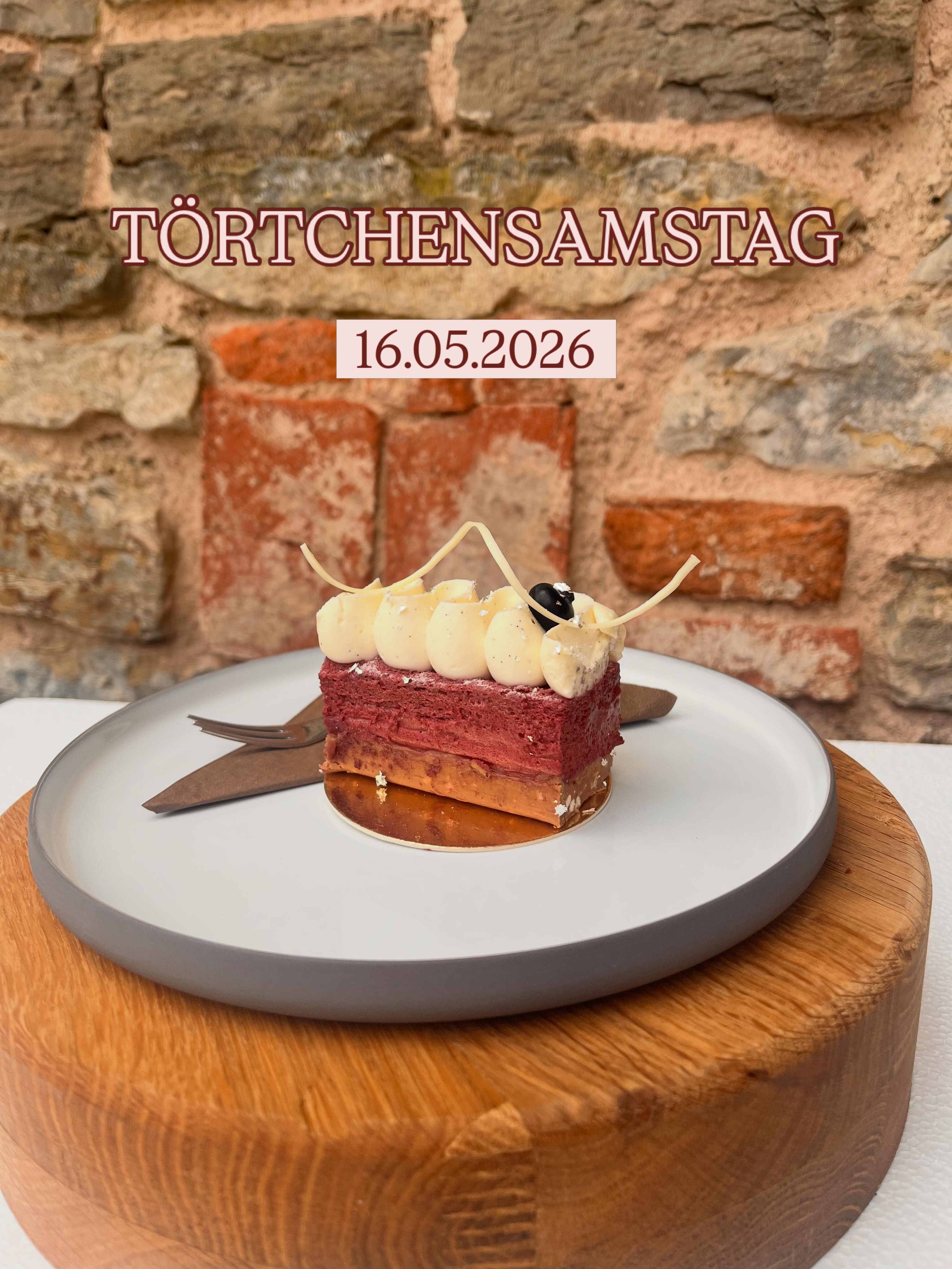 Morgen ist wieder Törtchensamstag!
Es gibt:
-Erdbeermousse mit Panna Cotta Kern
-Passionsfruchtmousse
-Rhabarber-Mandel Tarte
Wir freuen uns über Eure Vorbestellungen!
In Hochbach haben wir von 9-18uhr geöffnet.
In Rothenburg haben wir von 13-18uhr geöffnet.
Wir freuen uns auf Euch🥰
#törtchen #fruchtig #rothenburgobdertauber #regional #pattisserie